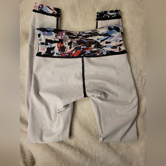 Lululemon legging - Picture 9 of 9